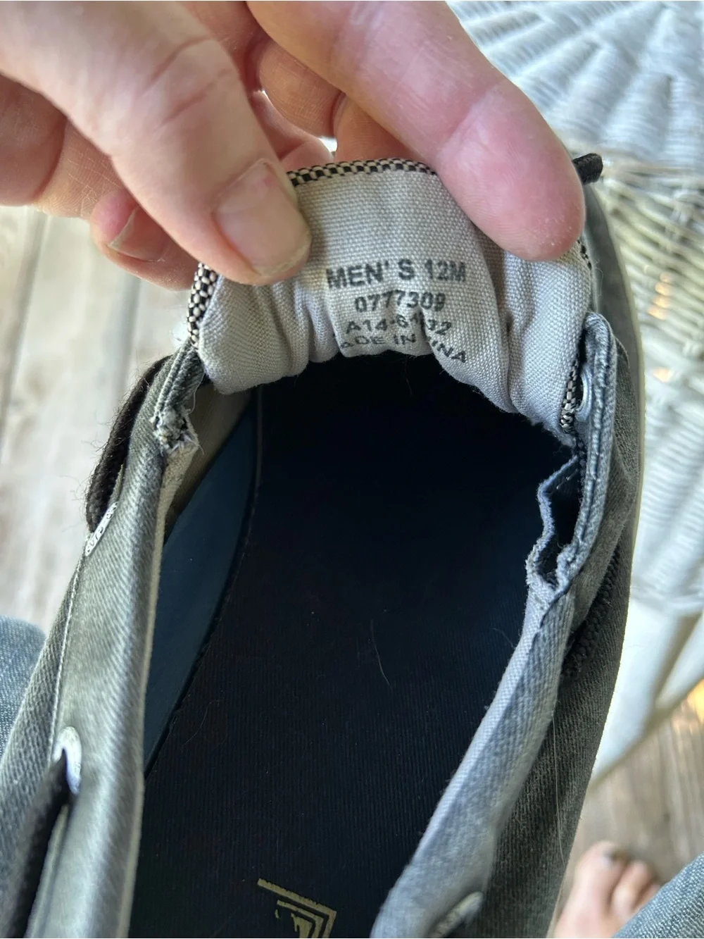 Sperry Men’s Grey Canvas Low-Top Sneakers Bahamas 2 eye Boat shoes. Like new